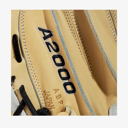 Wilson A2000 33” Blonde WBW10011533 Catchers Mitt - CustomBallgloves.com